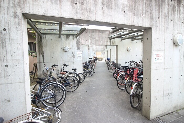 物件外観写真6　(駐輪場)