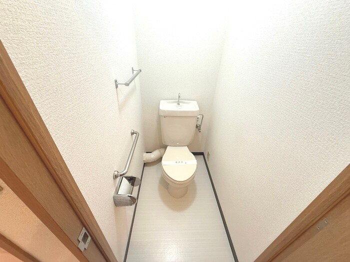 物件内観写真14　(トイレ)