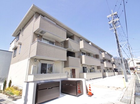 カーサ　ヨシ外観写真