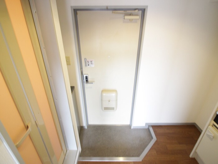 物件内観写真15　(洗濯機置場)