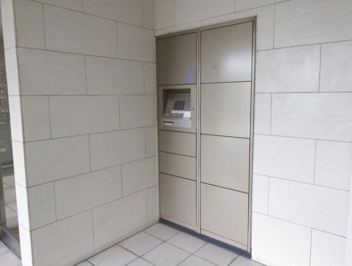 物件外観写真5　(エントランス部分)