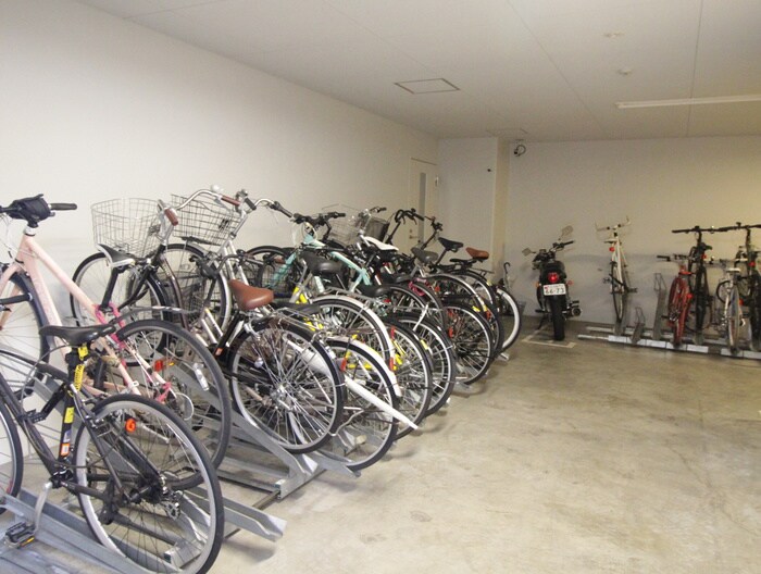 物件外観写真6　(駐輪場)
