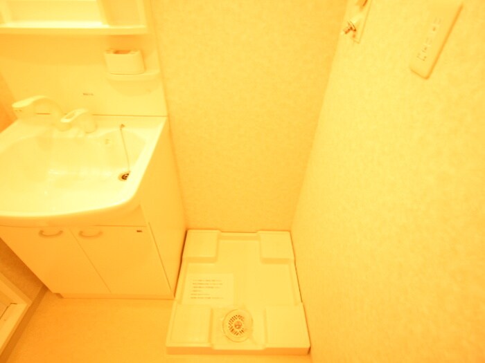 物件内観写真12　(洗濯機置場)