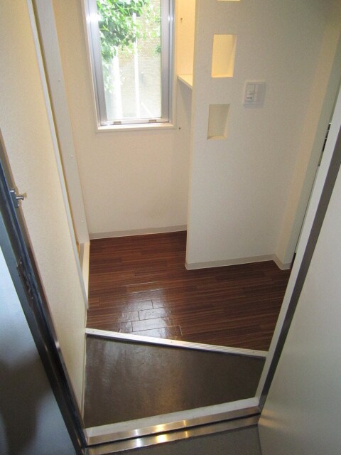 物件内観写真14　(玄関)