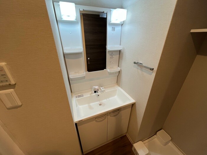 物件内観写真8　(洗面)