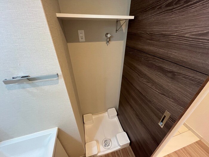 物件内観写真11　(洗濯機置場)