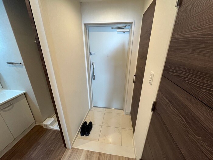 物件内観写真15　(玄関)