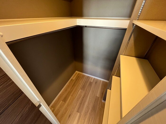 物件内観写真17　(収納)