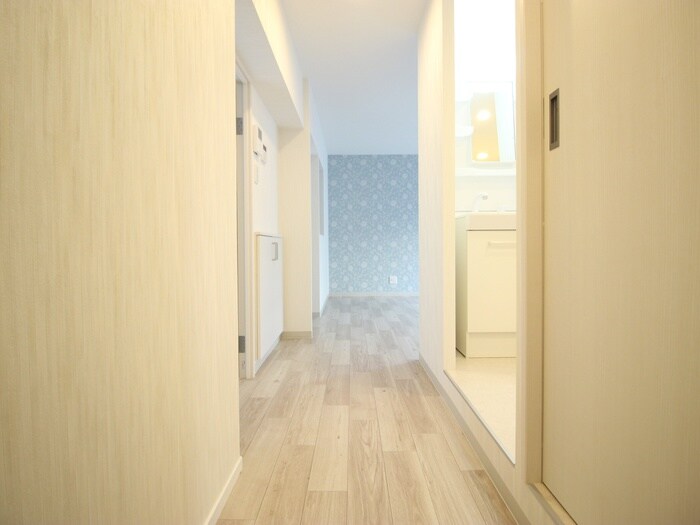物件内観写真14　(廊下)