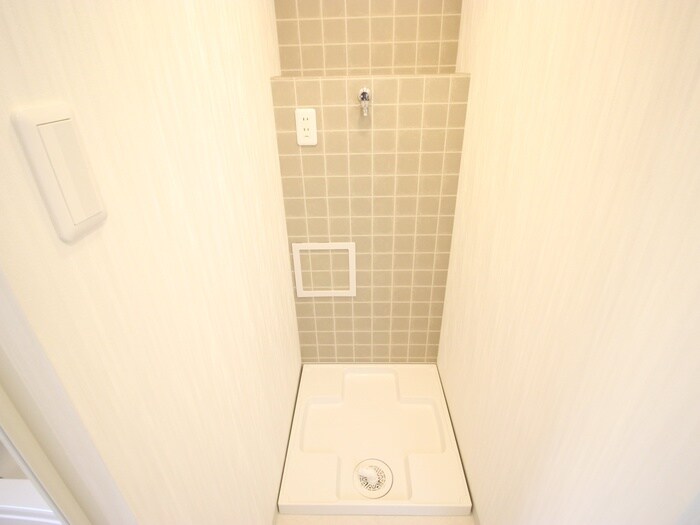 物件内観写真16　(洗濯機置場)