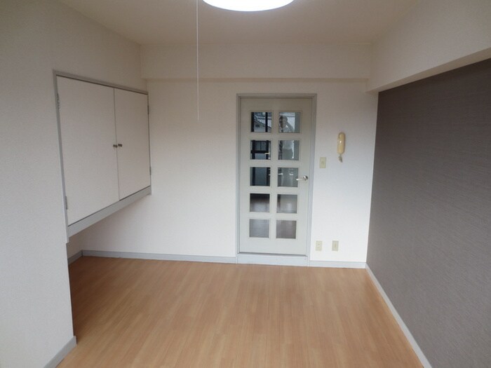 物件内観写真4　(居室)