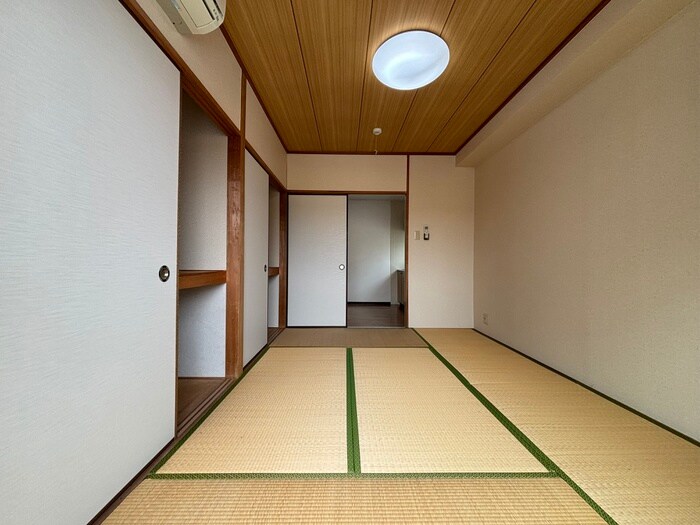 物件内観写真4　(居室)