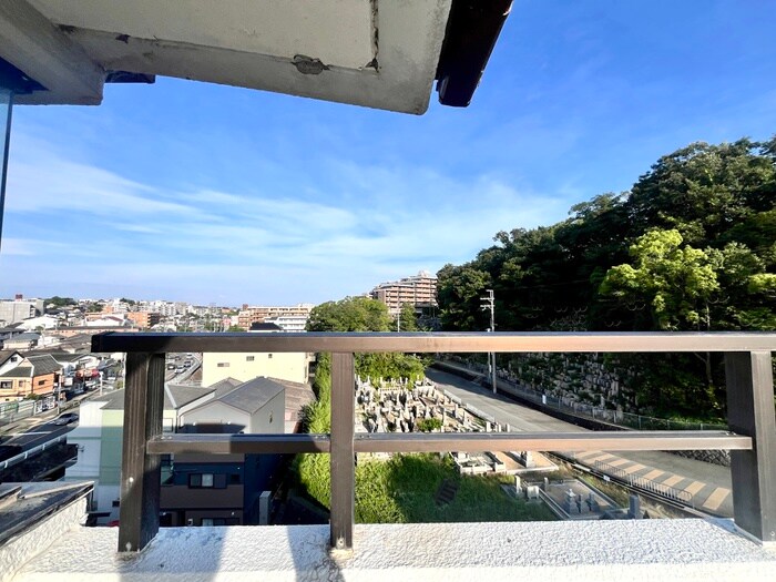 物件内観写真16　(室内からの展望)