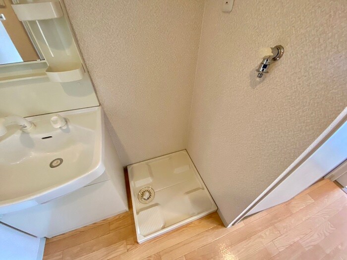 物件内観写真12　(洗濯機置場)