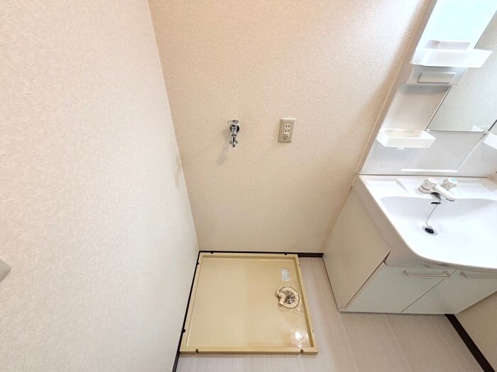 物件内観写真13　(洗濯機置場)