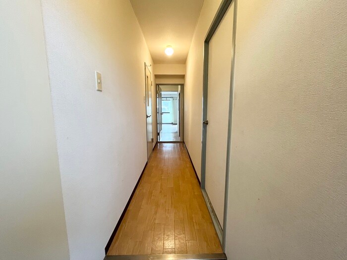 物件内観写真18　(廊下)