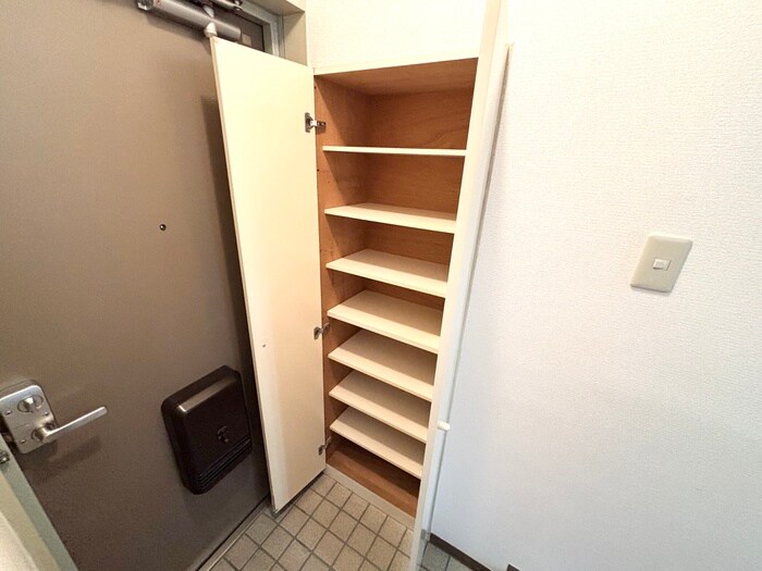 物件内観写真18　(靴箱)