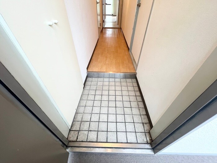 物件内観写真19　(玄関)