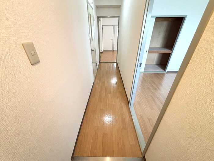 物件内観写真19　(廊下)