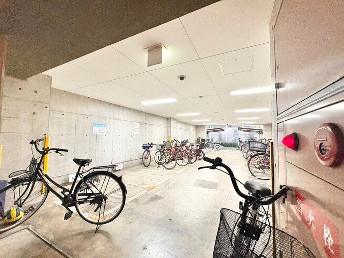 物件外観写真6　(駐輪場)