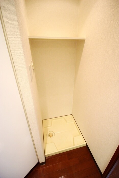 物件内観写真17　(洗濯機置場)