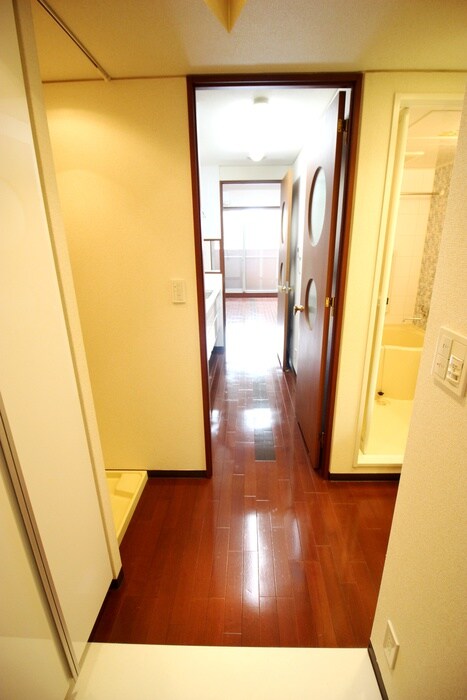 物件内観写真18　(廊下)