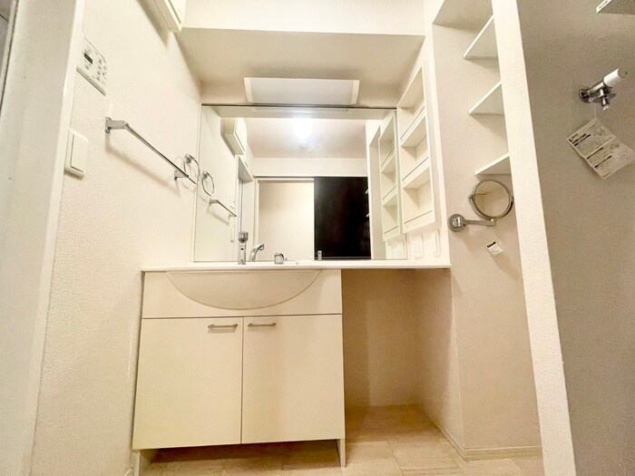 物件内観写真12　(洗面)