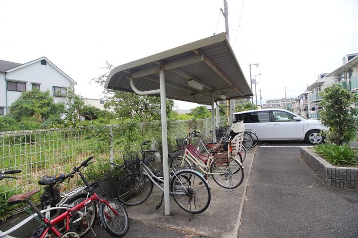 物件外観写真5　(駐輪場)