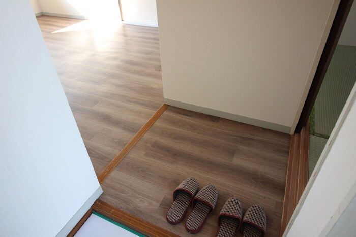 物件内観写真17　(玄関)