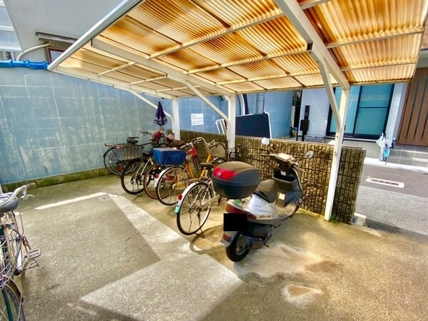 バイク置き場