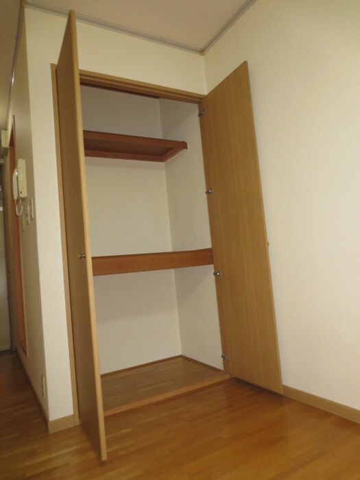 物件内観写真12　(収納)