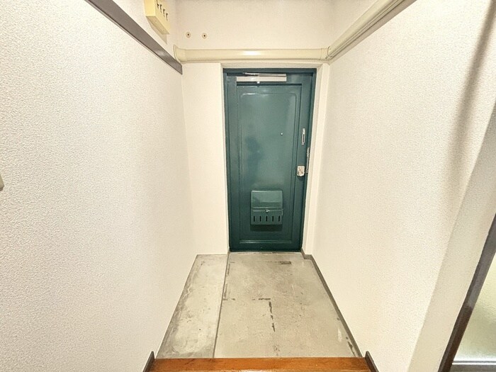 物件内観写真17　(玄関)
