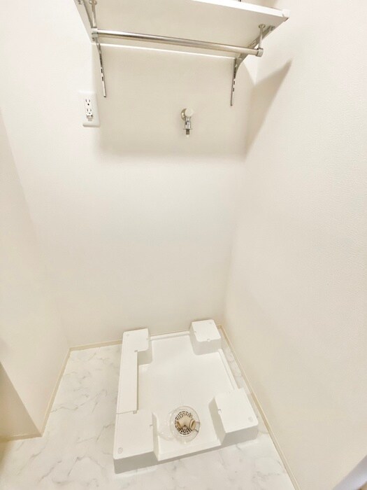 物件内観写真15　(洗濯機置場)