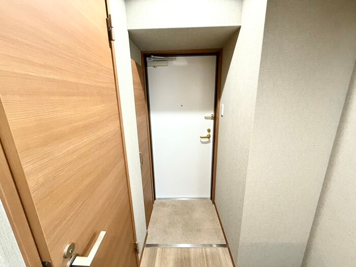 物件内観写真7　(玄関)