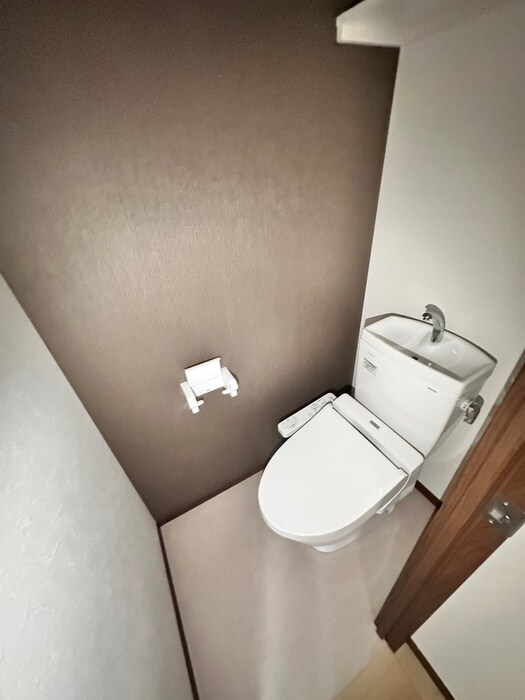 物件内観写真8　(トイレ)