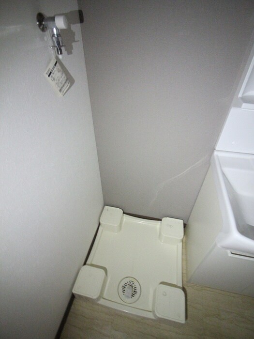 物件内観写真13　(洗濯機置場)