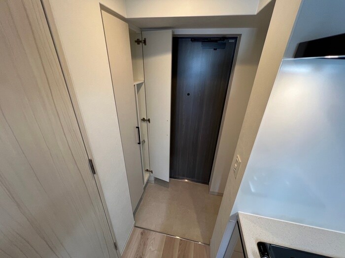 物件内観写真16　(玄関)