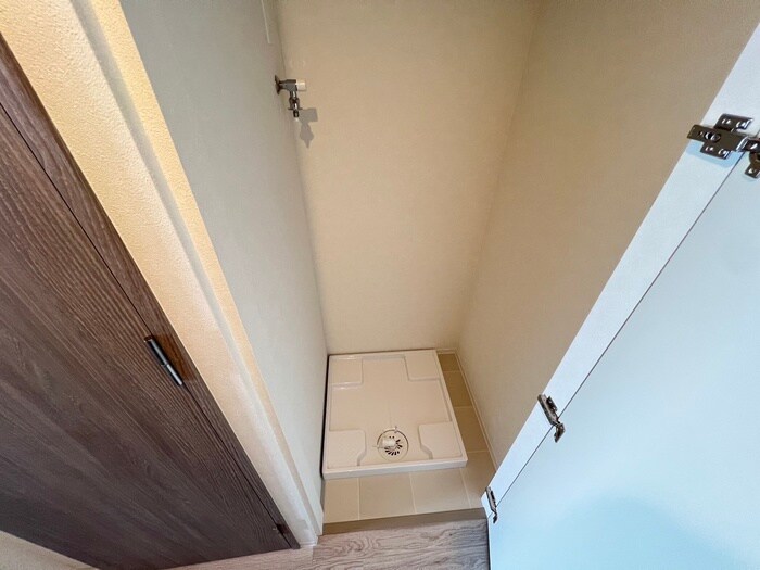 物件内観写真16　(洗濯機置場)