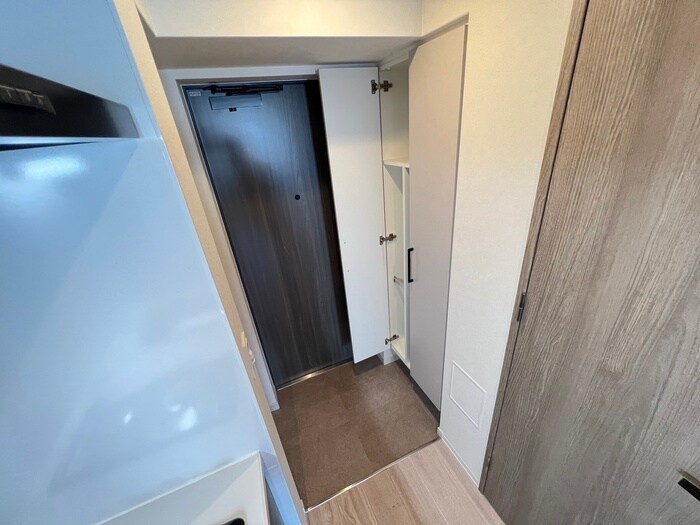 物件内観写真18　(玄関)