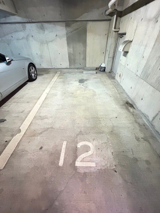 物件外観写真5　(駐車場)