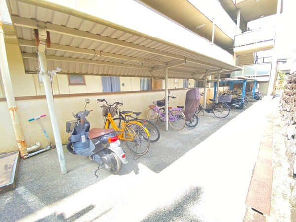 バイク置き場