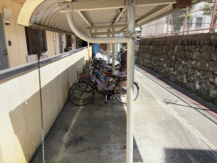 物件外観写真5　(駐輪場)