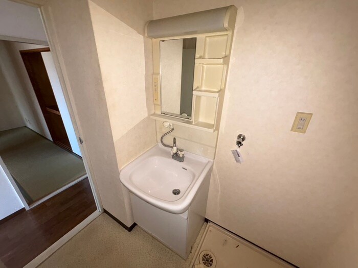 物件内観写真11　(洗面)