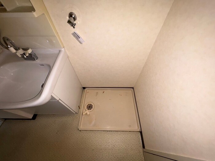 物件内観写真12　(洗濯機置場)