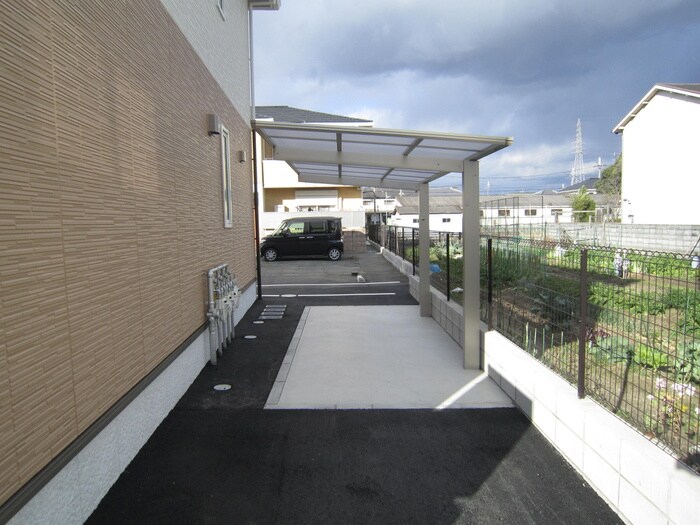 物件外観写真3　(駐輪場)