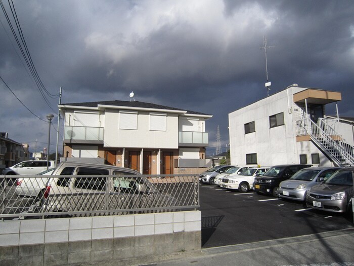 物件外観写真5　(駐輪場)