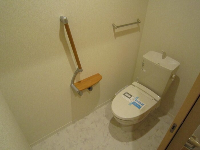 物件内観写真16　(トイレ)