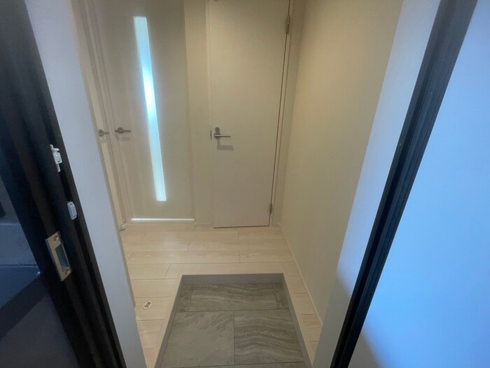 物件内観写真13　(玄関)