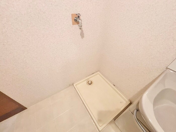 物件内観写真18　(洗濯機置場)