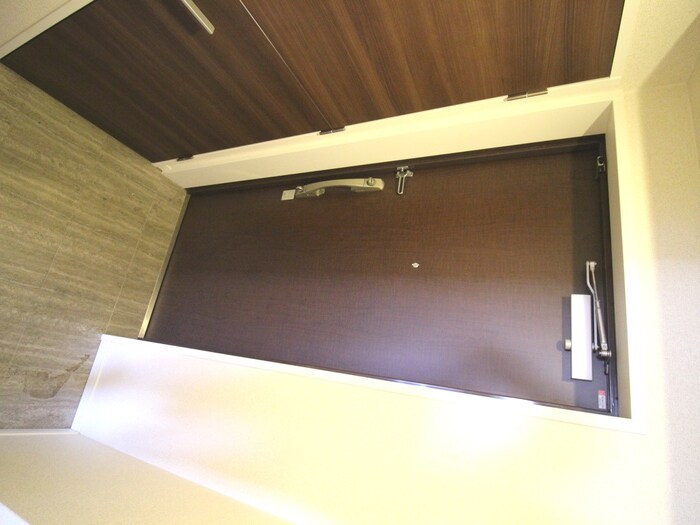 物件内観写真7　(玄関)